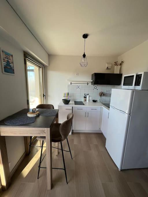 Lumineux, Terrasse, Piscine Proche Plages Apartment *
